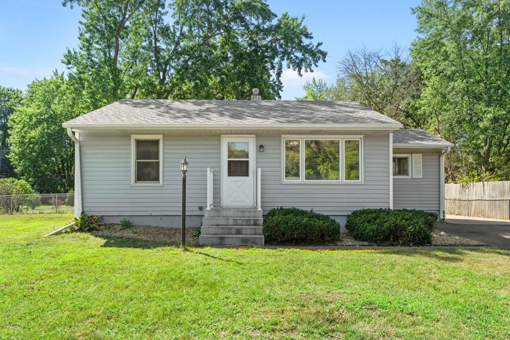 5911 Hodgson Road Shoreview, MN 55126