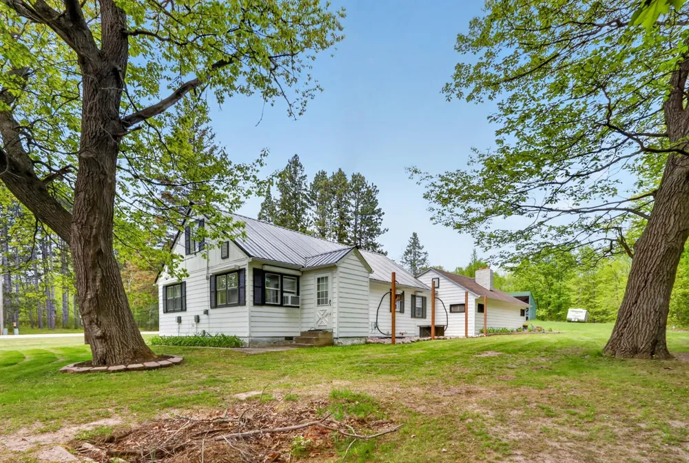 21020 River Road Grand Rapids, MN 55744