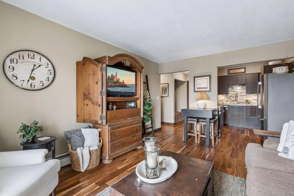 3155 Old Highway 8 #306 Roseville, MN 55418