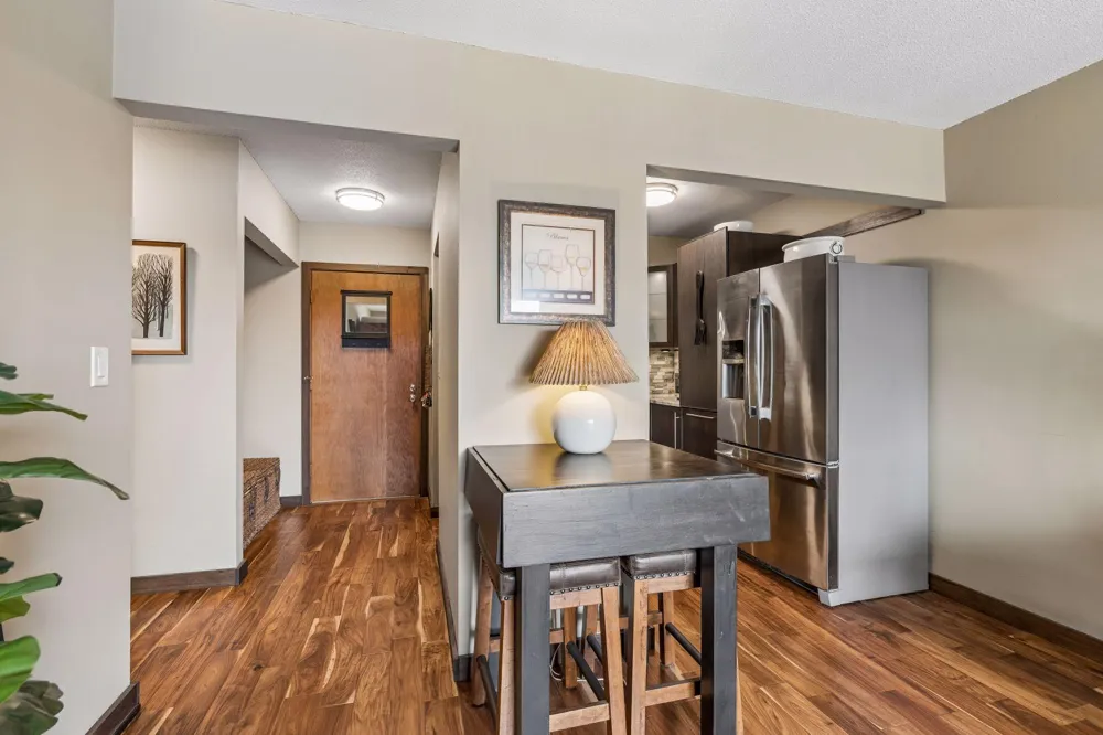 3155 Old Highway 8 #306 Roseville, MN 55418
