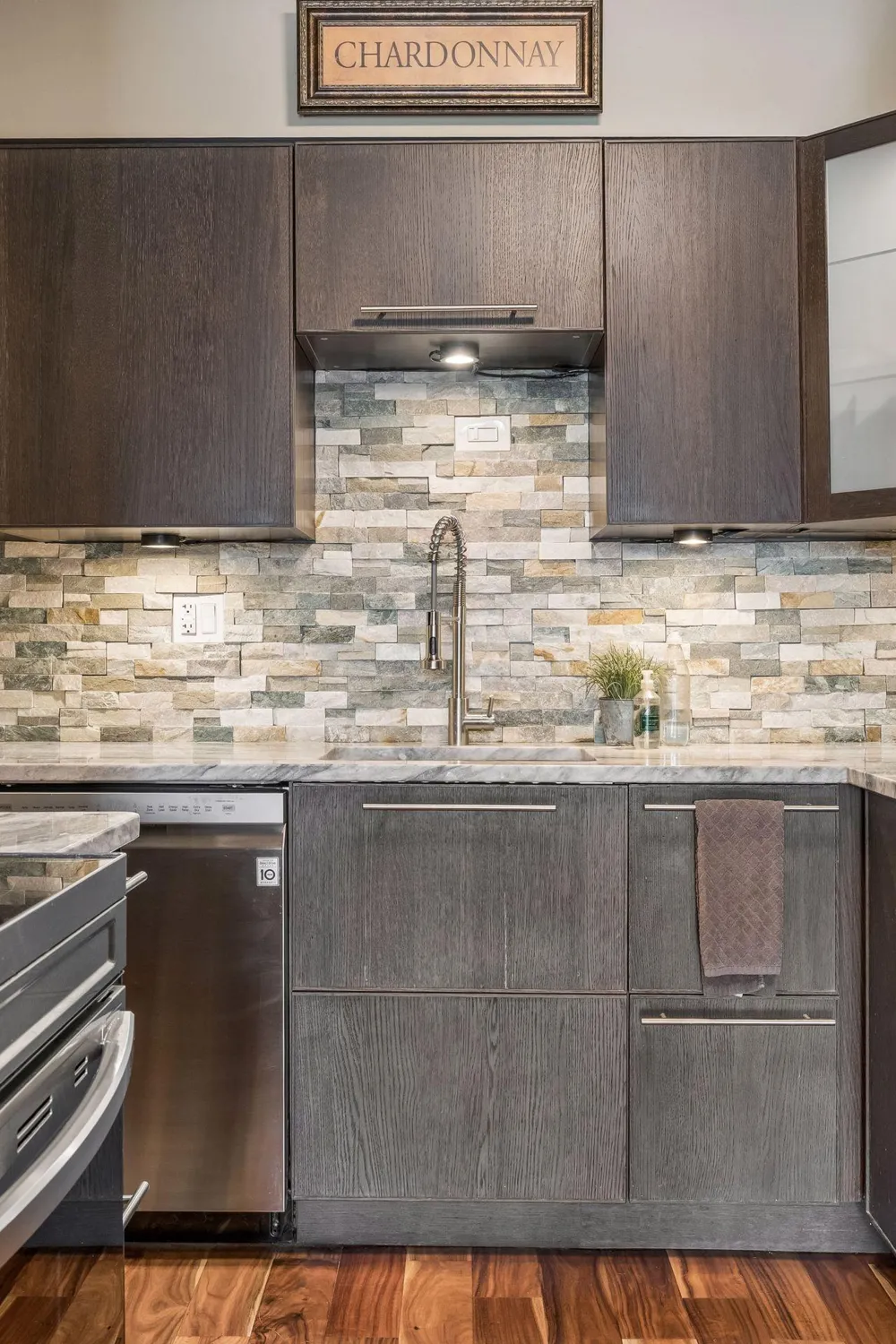 3155 Old Highway 8 #306 Roseville, MN 55418