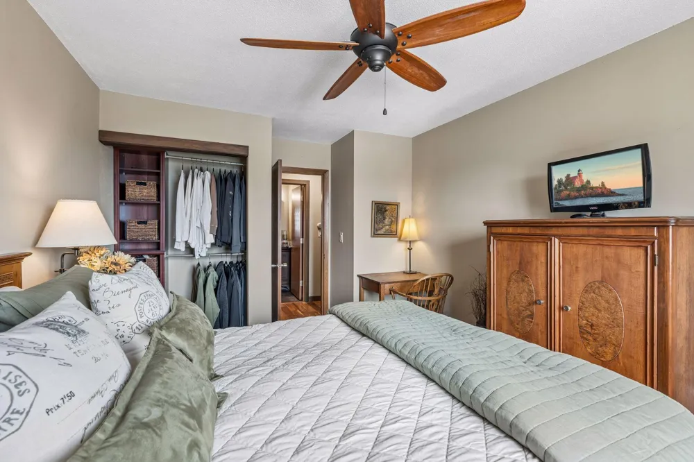 3155 Old Highway 8 #306 Roseville, MN 55418