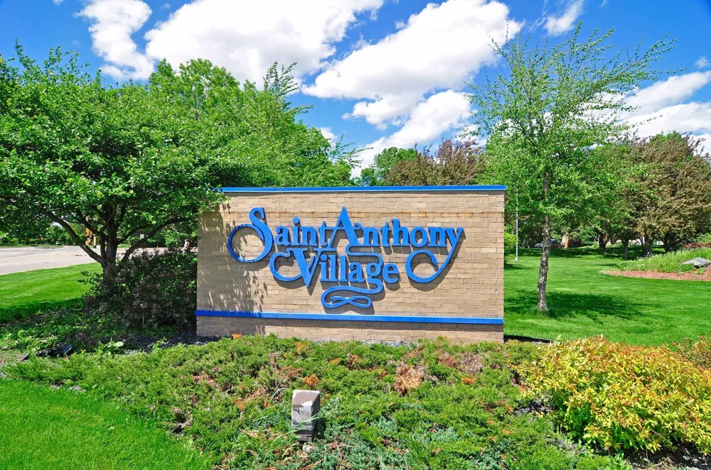 3155 Old Highway 8 #306 Roseville, MN 55418