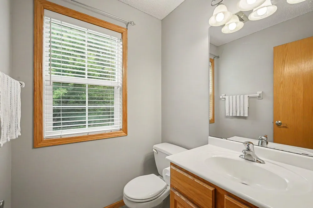 6034 Summit Curve S Cottage Grove, MN 55016