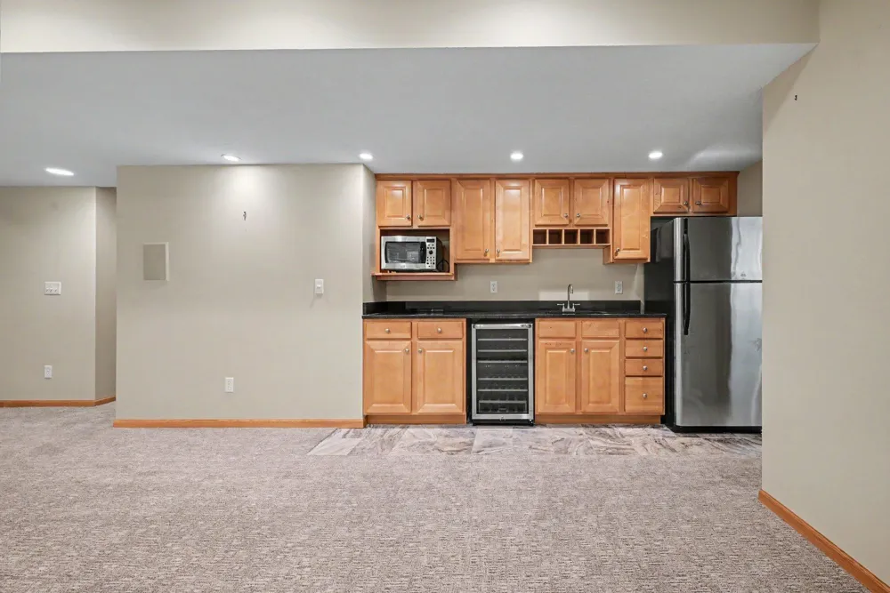 6034 Summit Curve S Cottage Grove, MN 55016