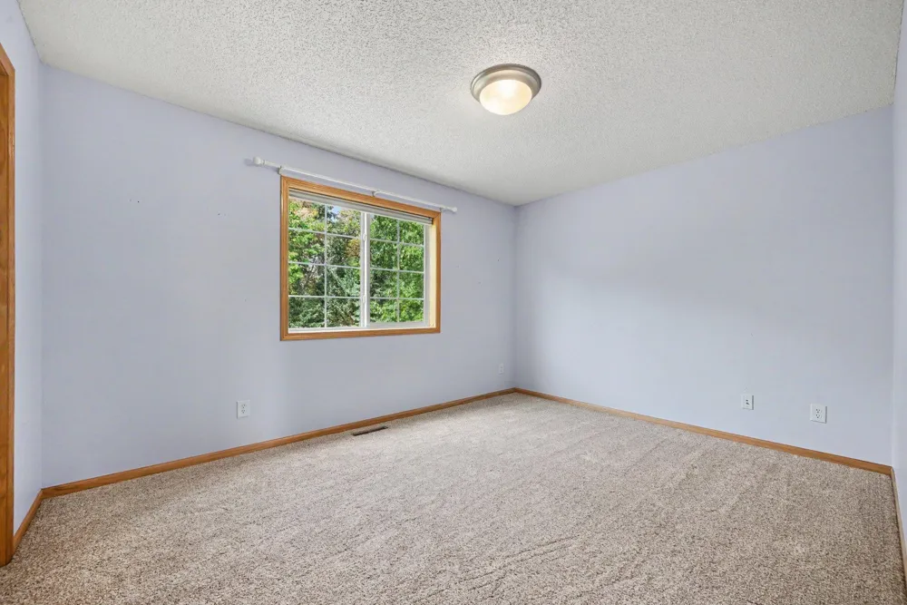 6034 Summit Curve S Cottage Grove, MN 55016