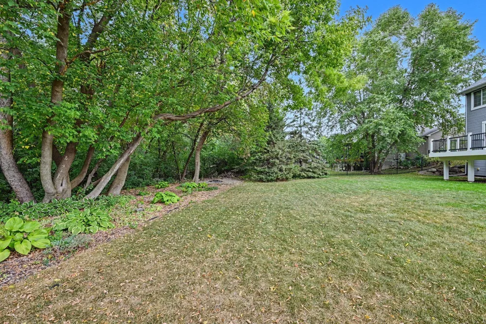 6034 Summit Curve S Cottage Grove, MN 55016