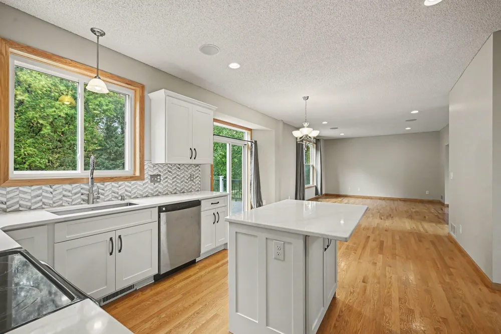 6034 Summit Curve S Cottage Grove, MN 55016