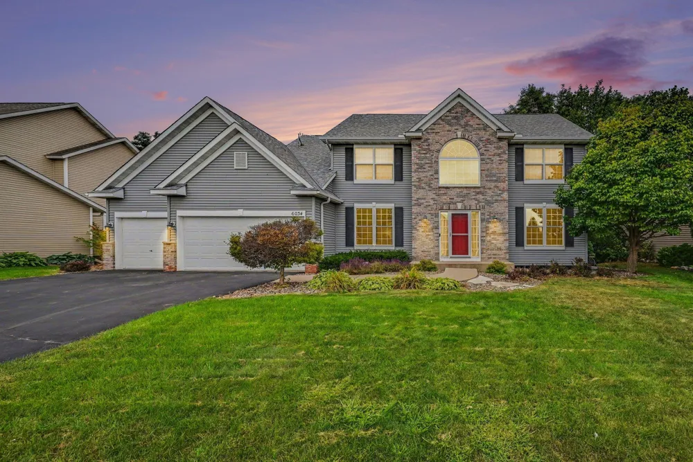 6034 Summit Curve S Cottage Grove, MN 55016