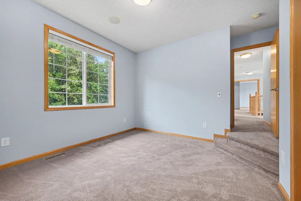 6034 Summit Curve S Cottage Grove, MN 55016