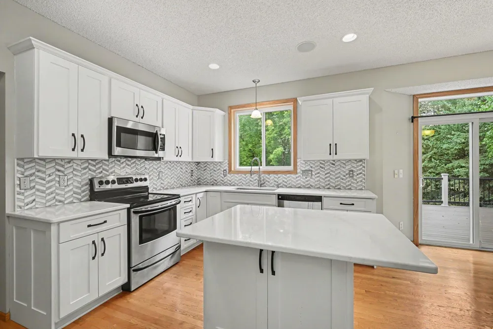 6034 Summit Curve S Cottage Grove, MN 55016