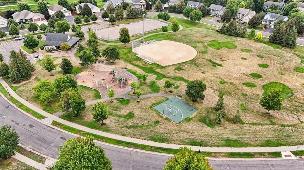 6034 Summit Curve S Cottage Grove, MN 55016