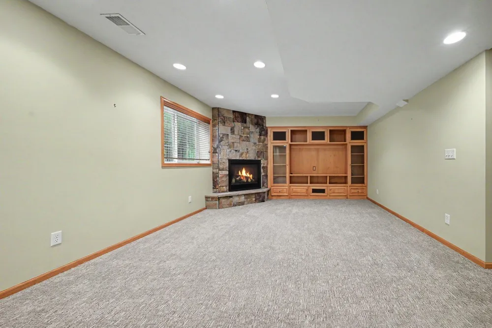 6034 Summit Curve S Cottage Grove, MN 55016