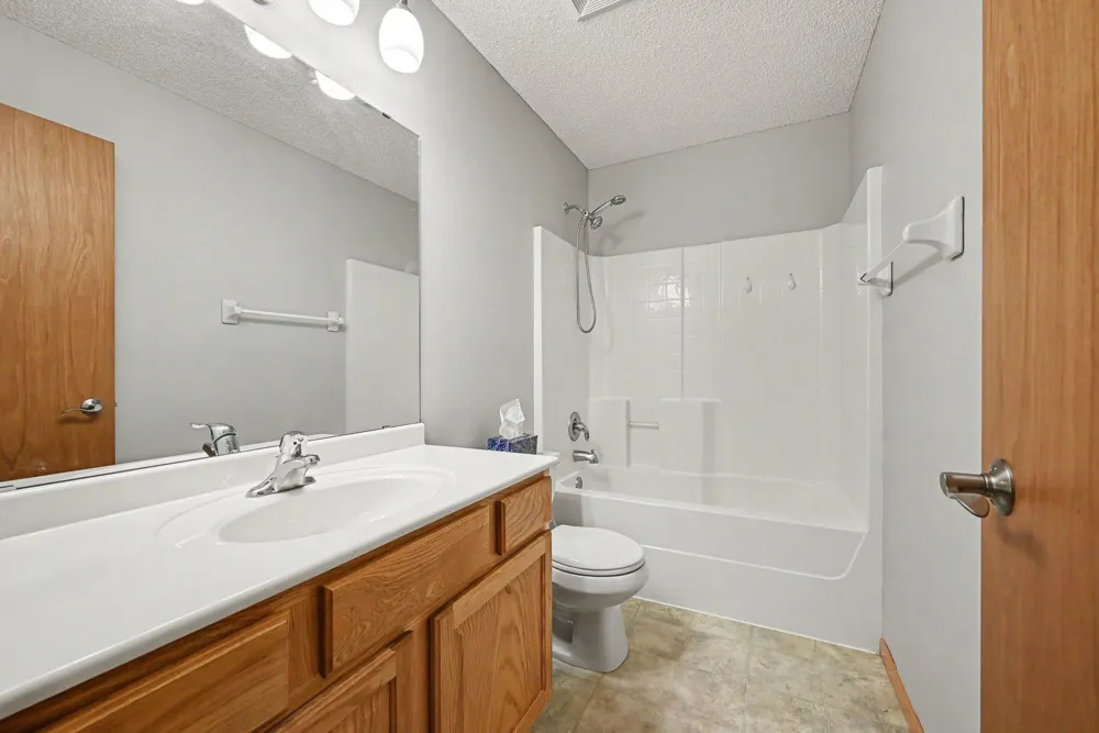 6034 Summit Curve S Cottage Grove, MN 55016