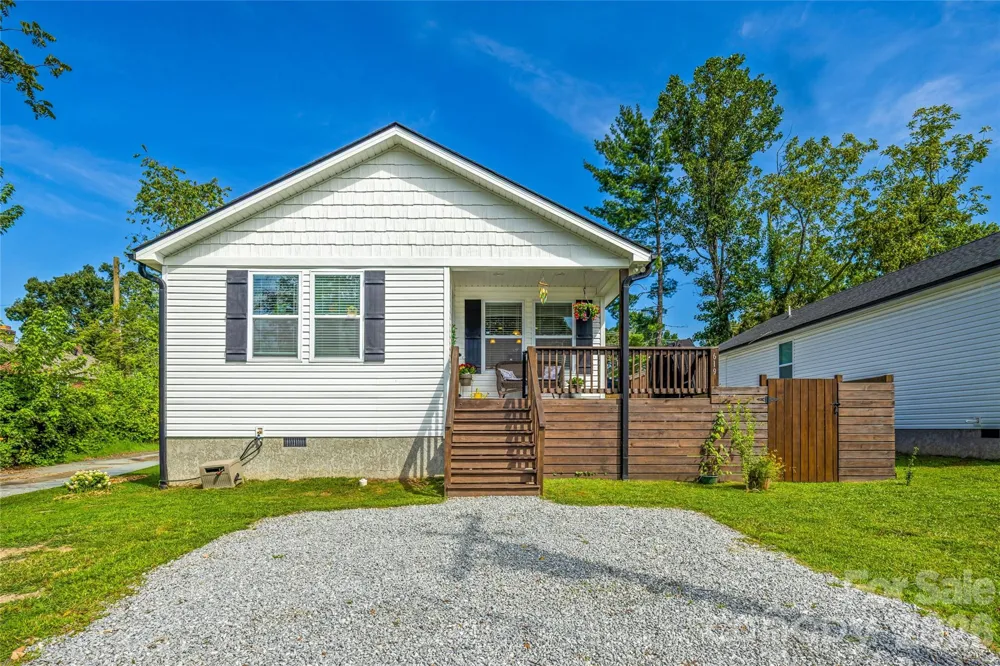 619 Edgewood Avenue Hendersonville, NC 28792