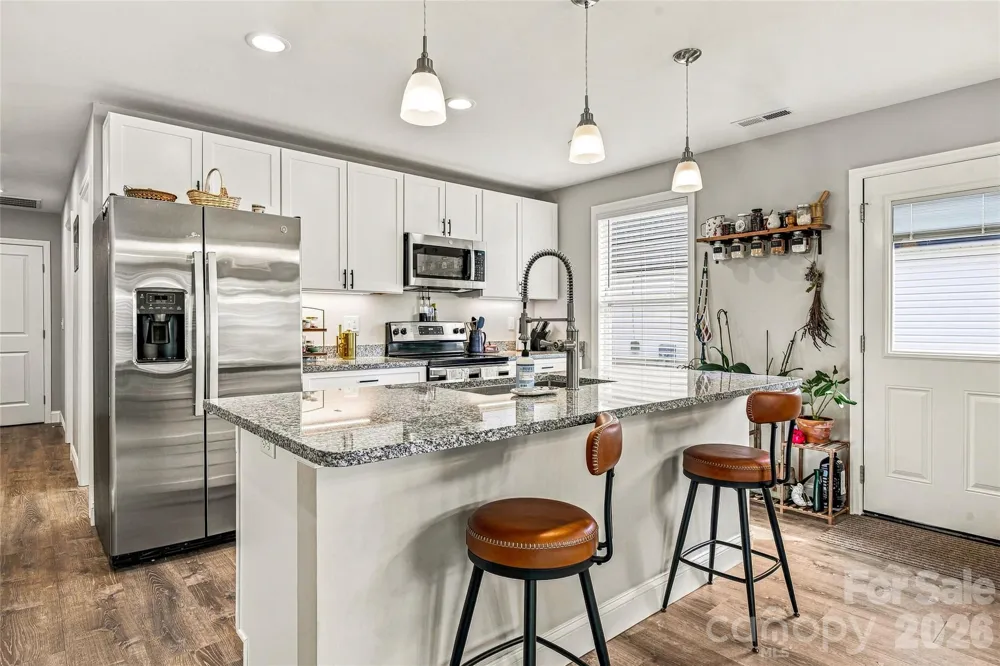 619 Edgewood Avenue Hendersonville, NC 28792