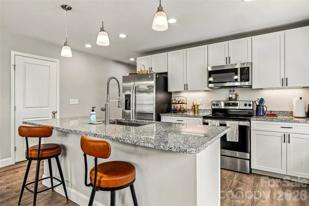 619 Edgewood Avenue Hendersonville, NC 28792
