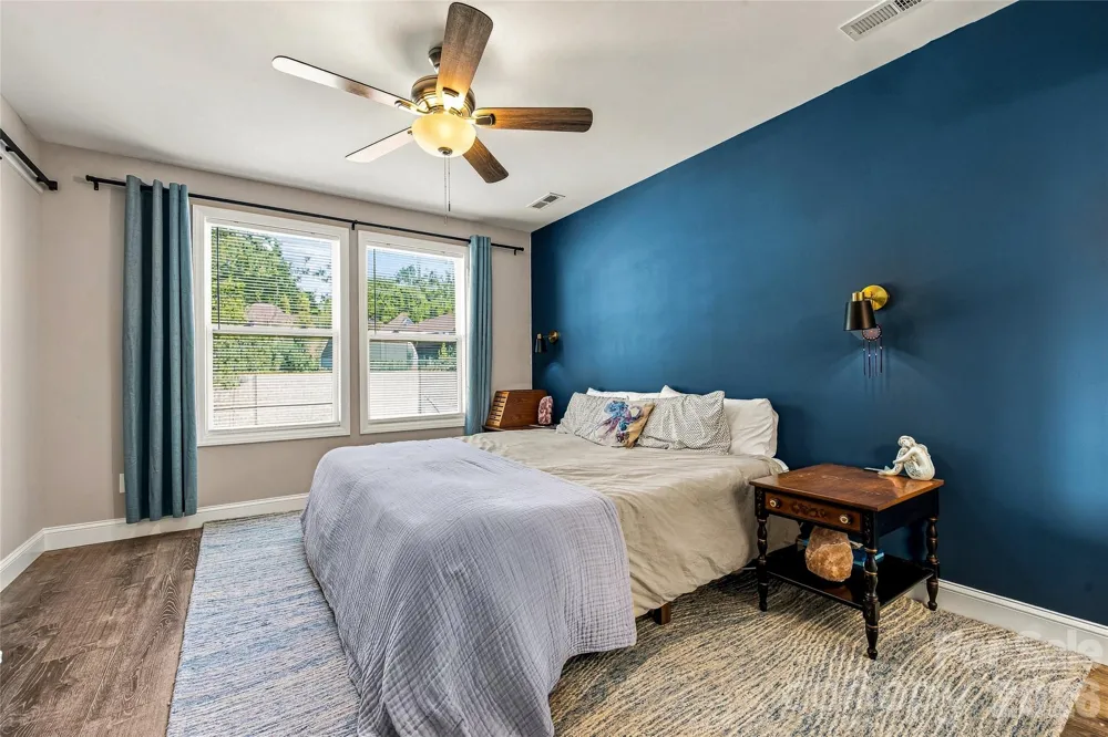619 Edgewood Avenue Hendersonville, NC 28792