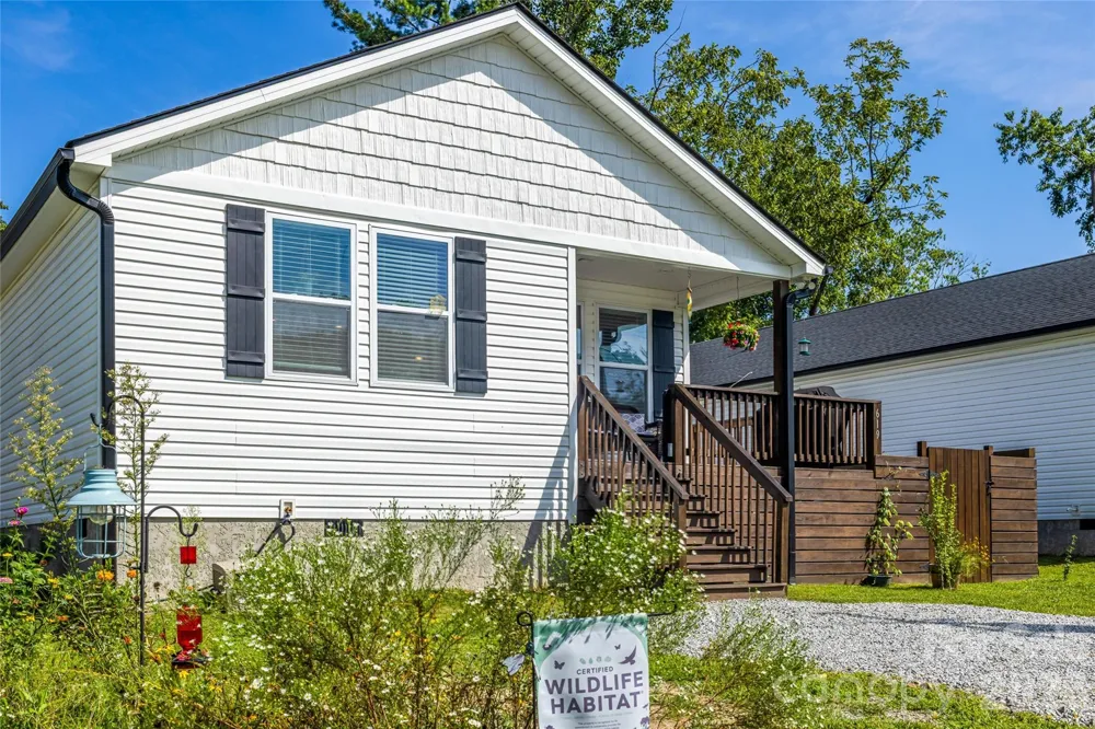 619 Edgewood Avenue Hendersonville, NC 28792