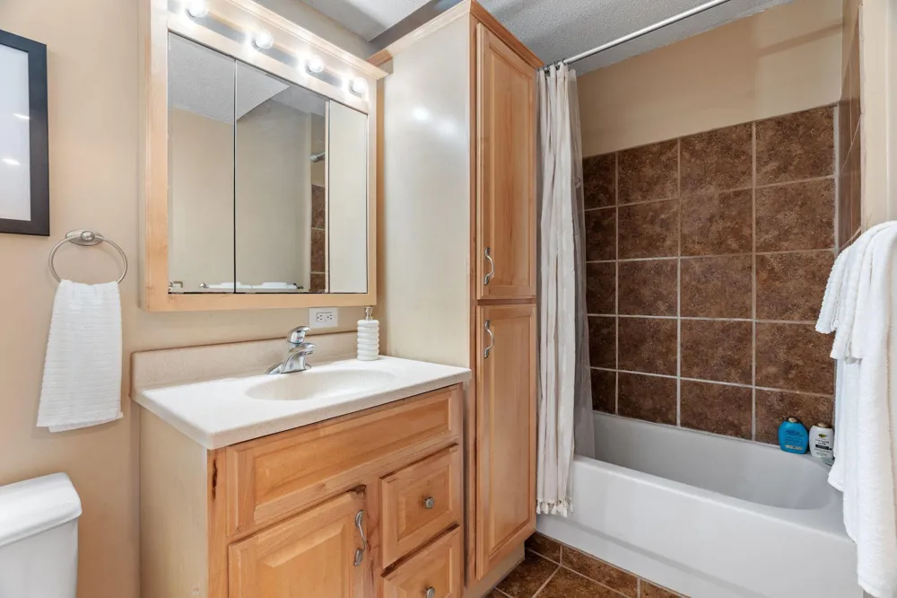 2216 E 114th Street Burnsville, MN 55337