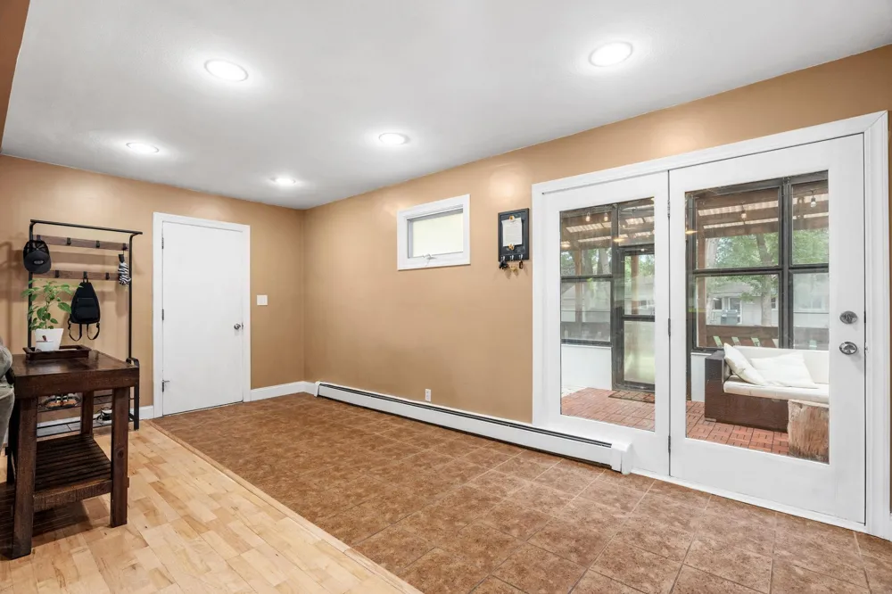 2216 E 114th Street Burnsville, MN 55337