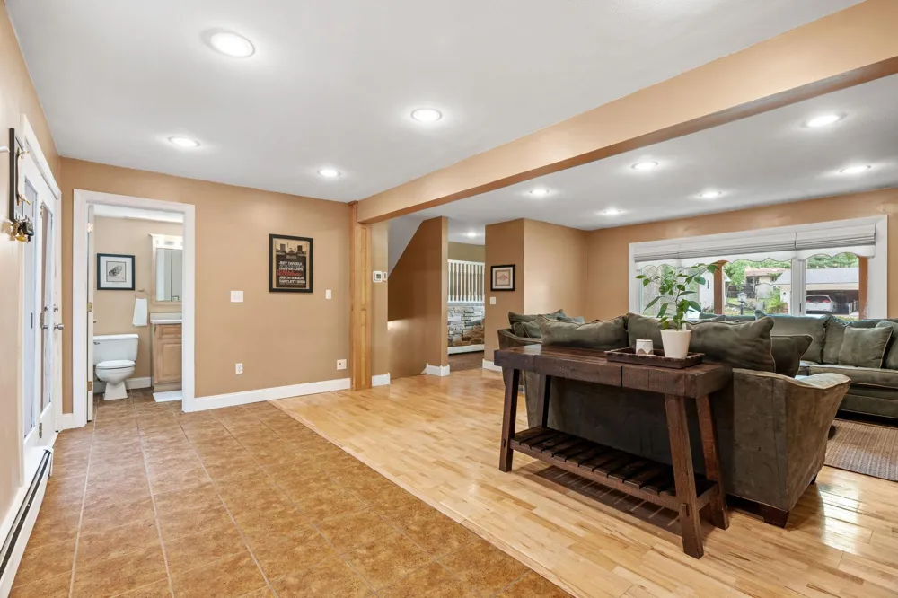 2216 E 114th Street Burnsville, MN 55337