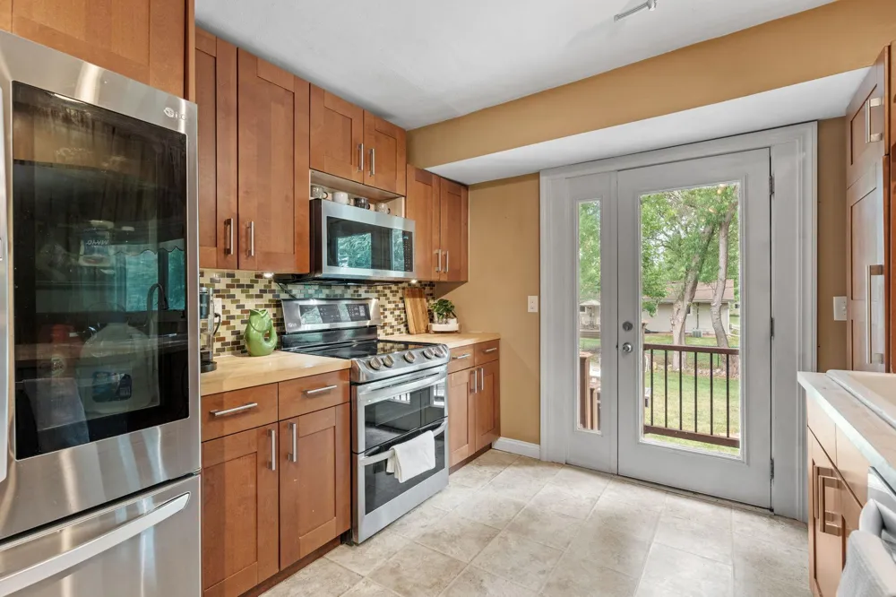 2216 E 114th Street Burnsville, MN 55337