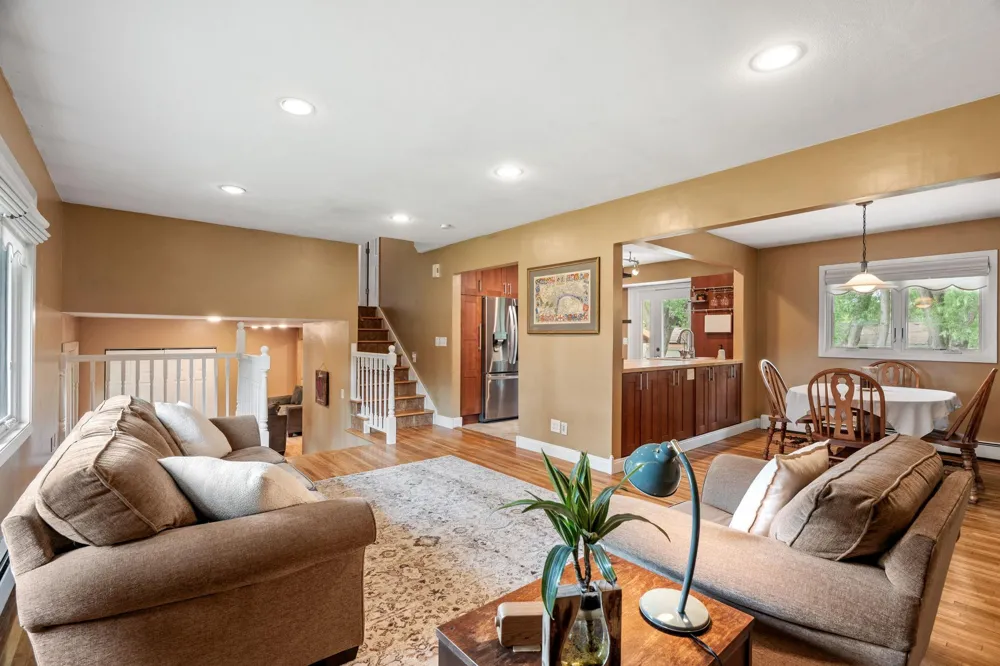 2216 E 114th Street Burnsville, MN 55337
