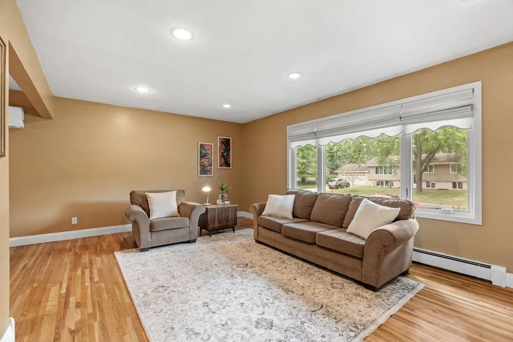 2216 E 114th Street Burnsville, MN 55337