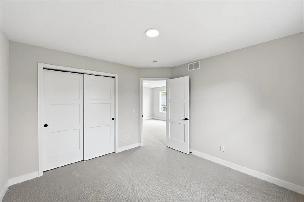 6126 Harkness Lane S Cottage Grove, MN 55016