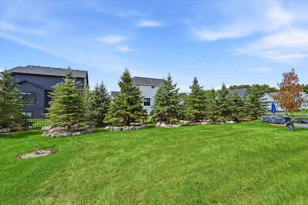 6126 Harkness Lane S Cottage Grove, MN 55016
