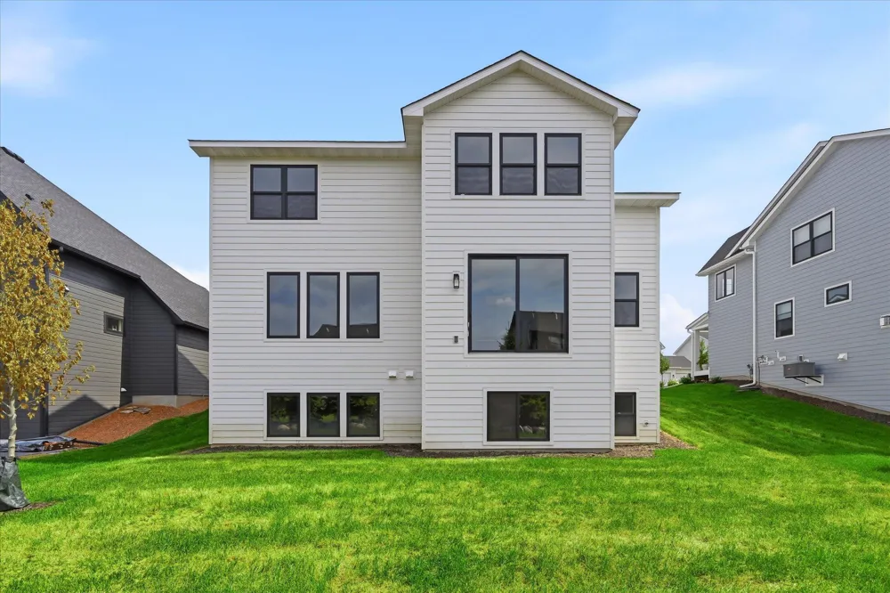 6126 Harkness Lane S Cottage Grove, MN 55016