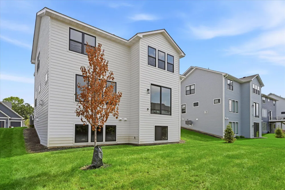 6126 Harkness Lane S Cottage Grove, MN 55016
