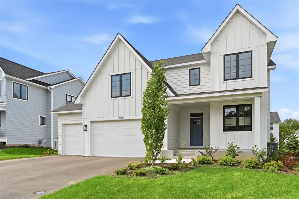 6126 Harkness Lane S Cottage Grove, MN 55016