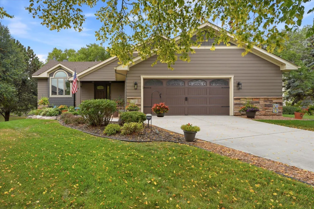 13705 59th Place Plymouth, MN 55446
