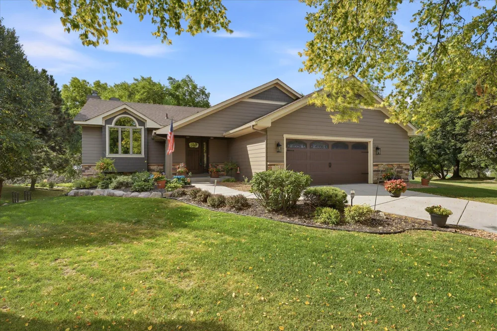 13705 59th Place Plymouth, MN 55446