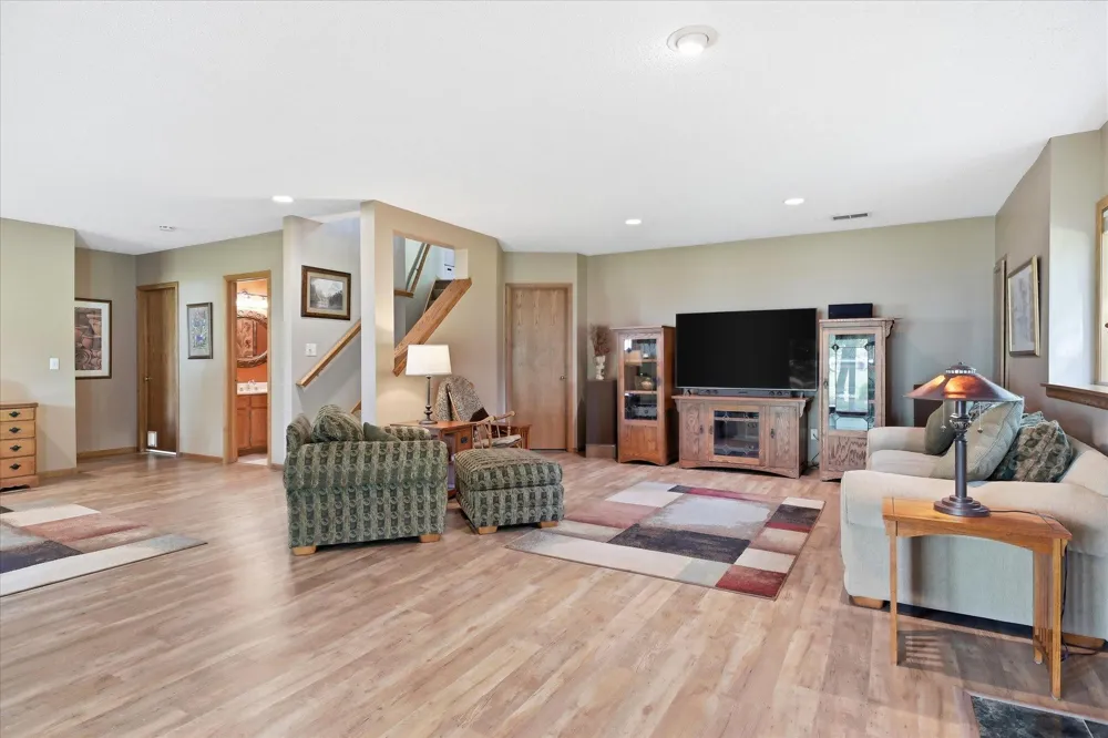 13705 59th Place Plymouth, MN 55446