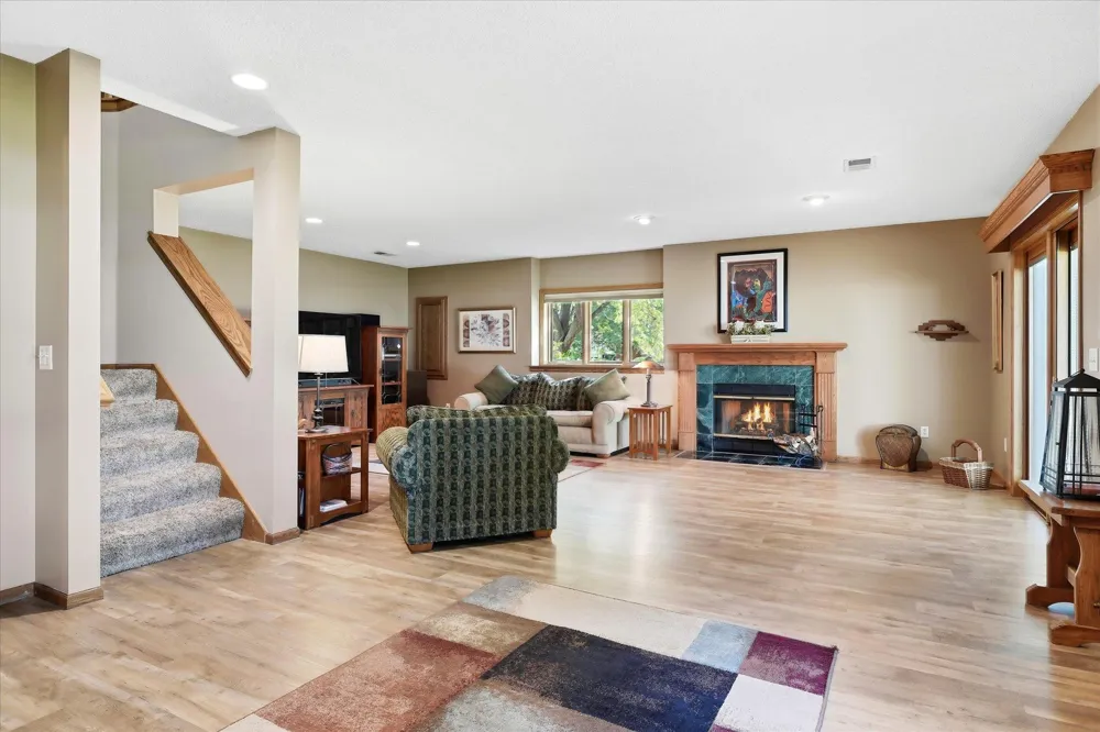 13705 59th Place Plymouth, MN 55446