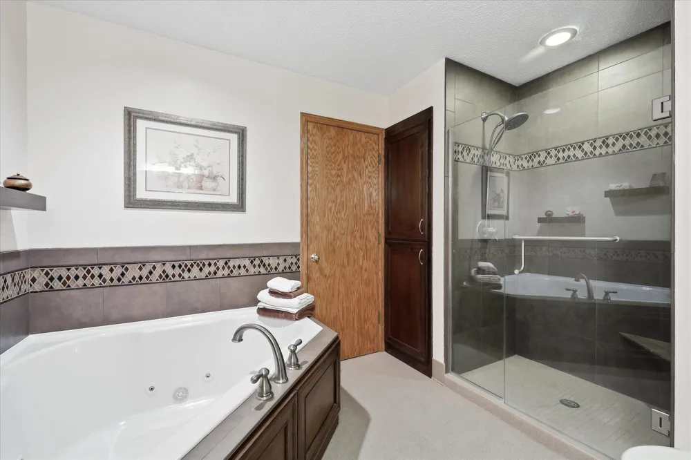 13705 59th Place Plymouth, MN 55446