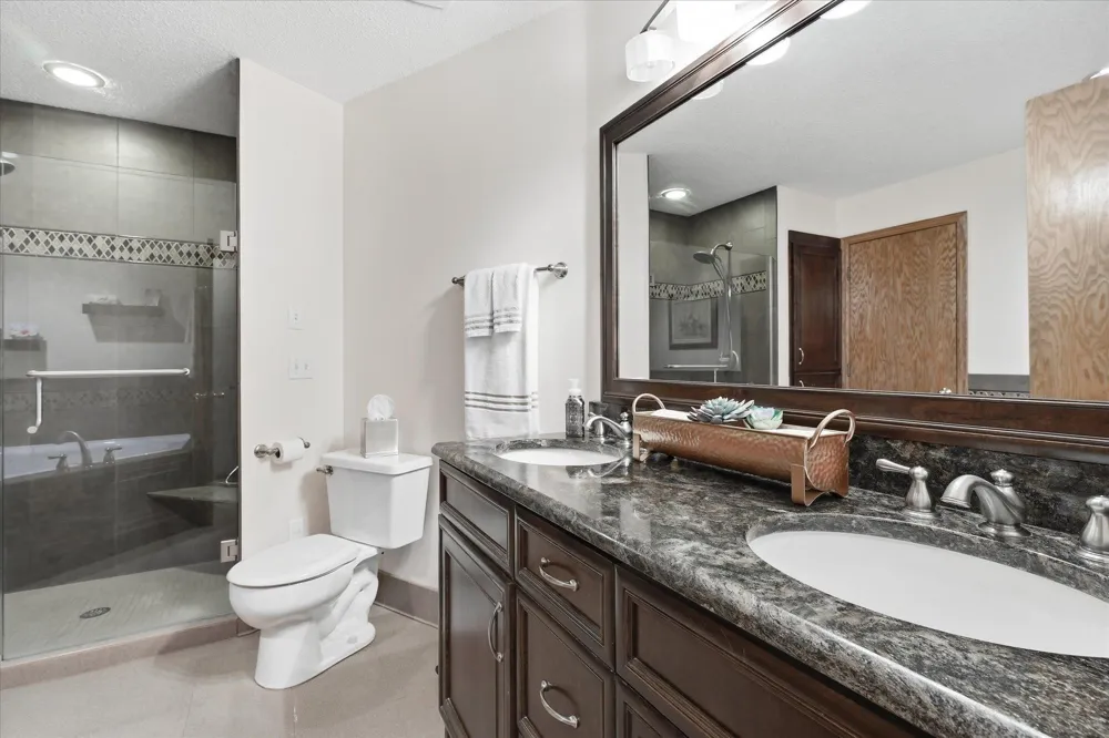 13705 59th Place Plymouth, MN 55446