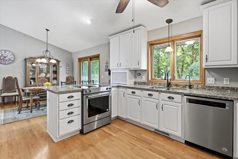 13705 59th Place Plymouth, MN 55446