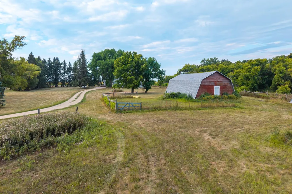 16823 53rd Street SE Kindred, ND 58051