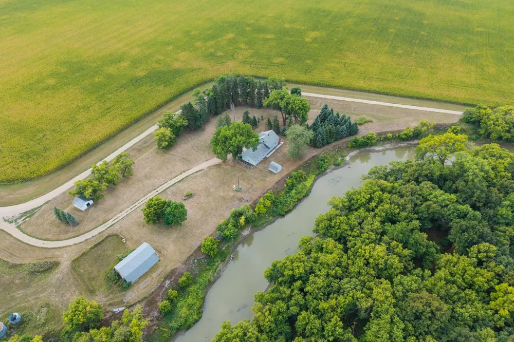 16823 53rd Street SE Kindred, ND 58051