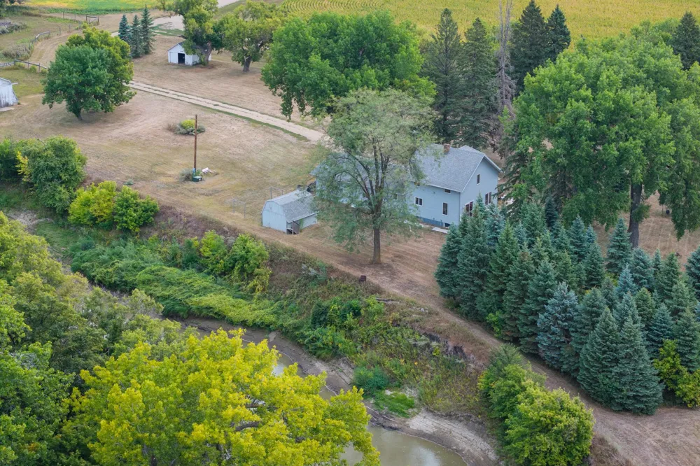 16823 53rd Street SE Kindred, ND 58051