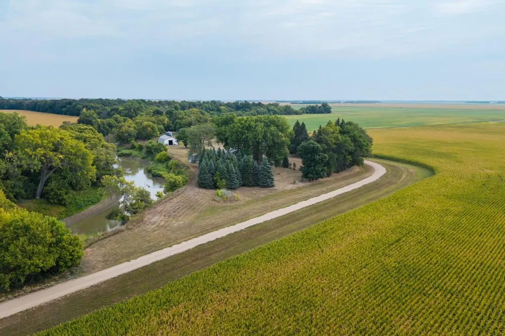 16823 53rd Street SE Kindred, ND 58051
