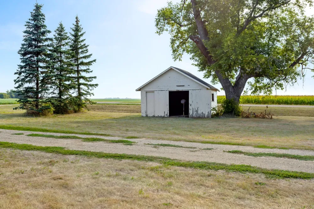 16823 53rd Street SE Kindred, ND 58051