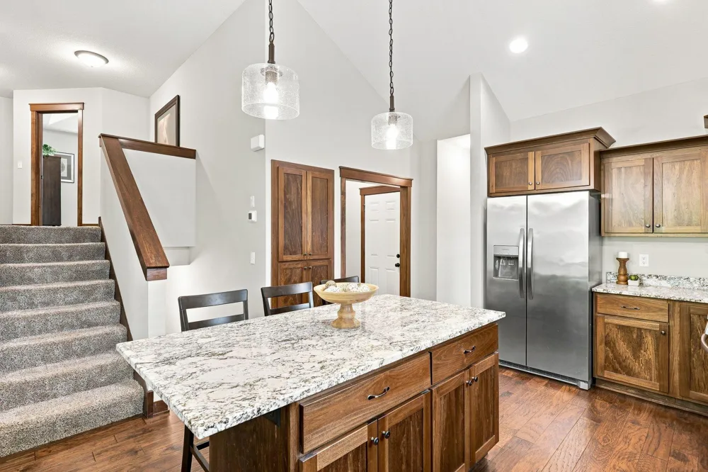 7801 Ava Trail Inver Grove Heights, MN 55077