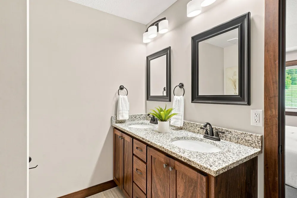 7801 Ava Trail Inver Grove Heights, MN 55077