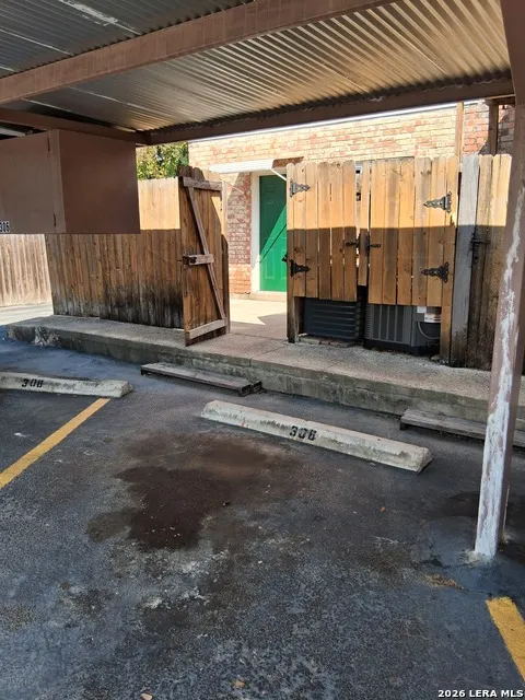 2811 Woodbury Dr Unit 306 San Antonio, TX 78217