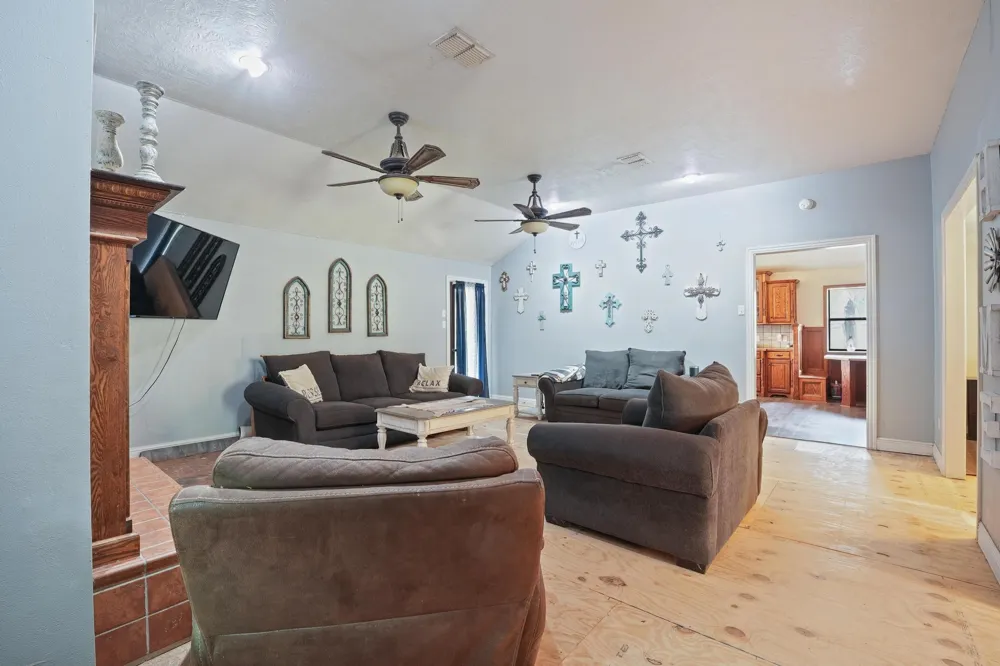 3861 State Highway 75 S Centerville, TX 75833